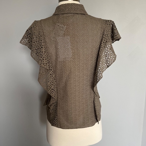 Theory Cotton Eyelet Ruffle Button up Top in Willow Shirt Petite - Picture 5 of 11